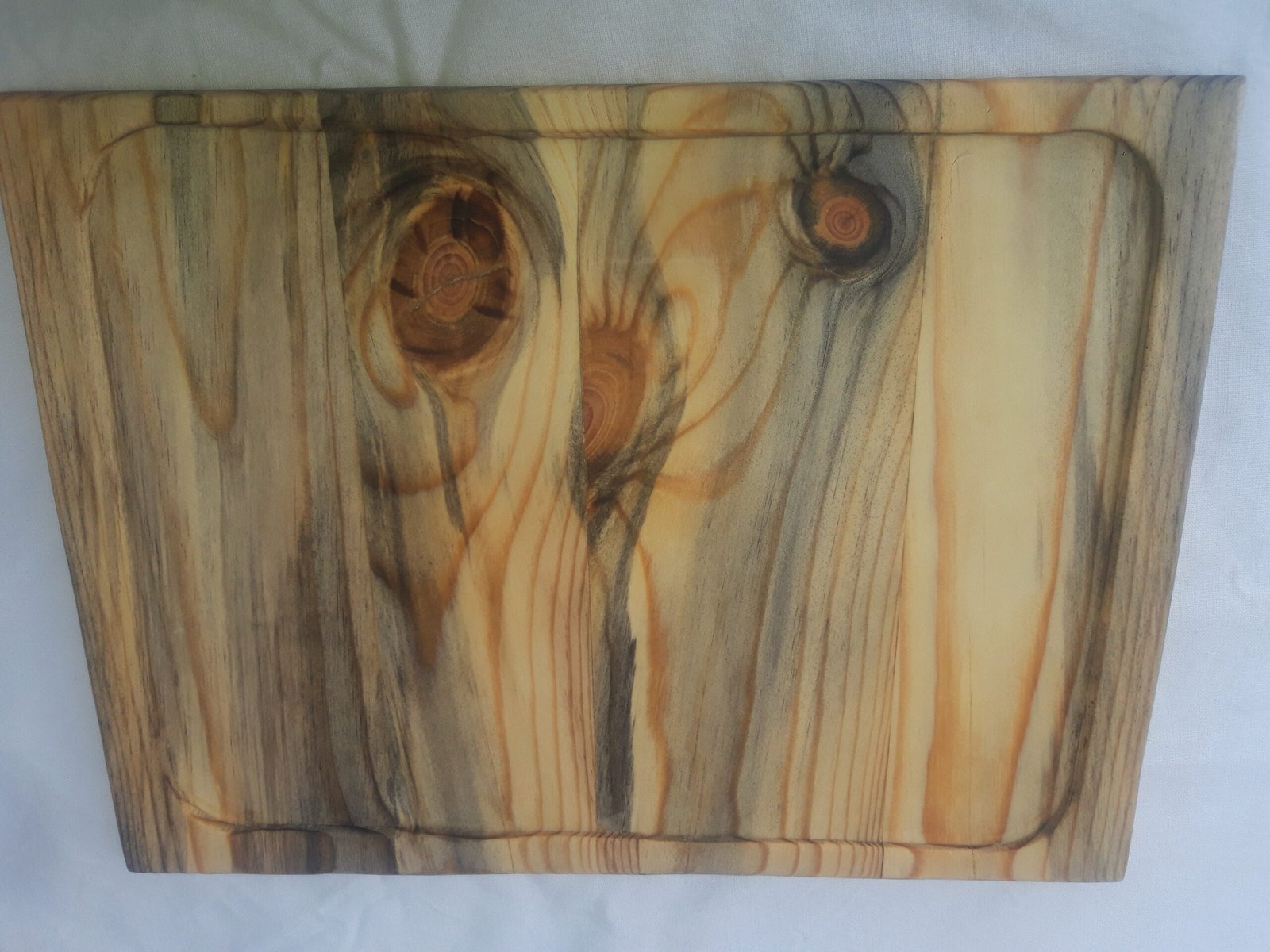 20250210_125835 Χειροποίητα ξύλινα πιάτα με φυσική υφή και σκάψιμο.