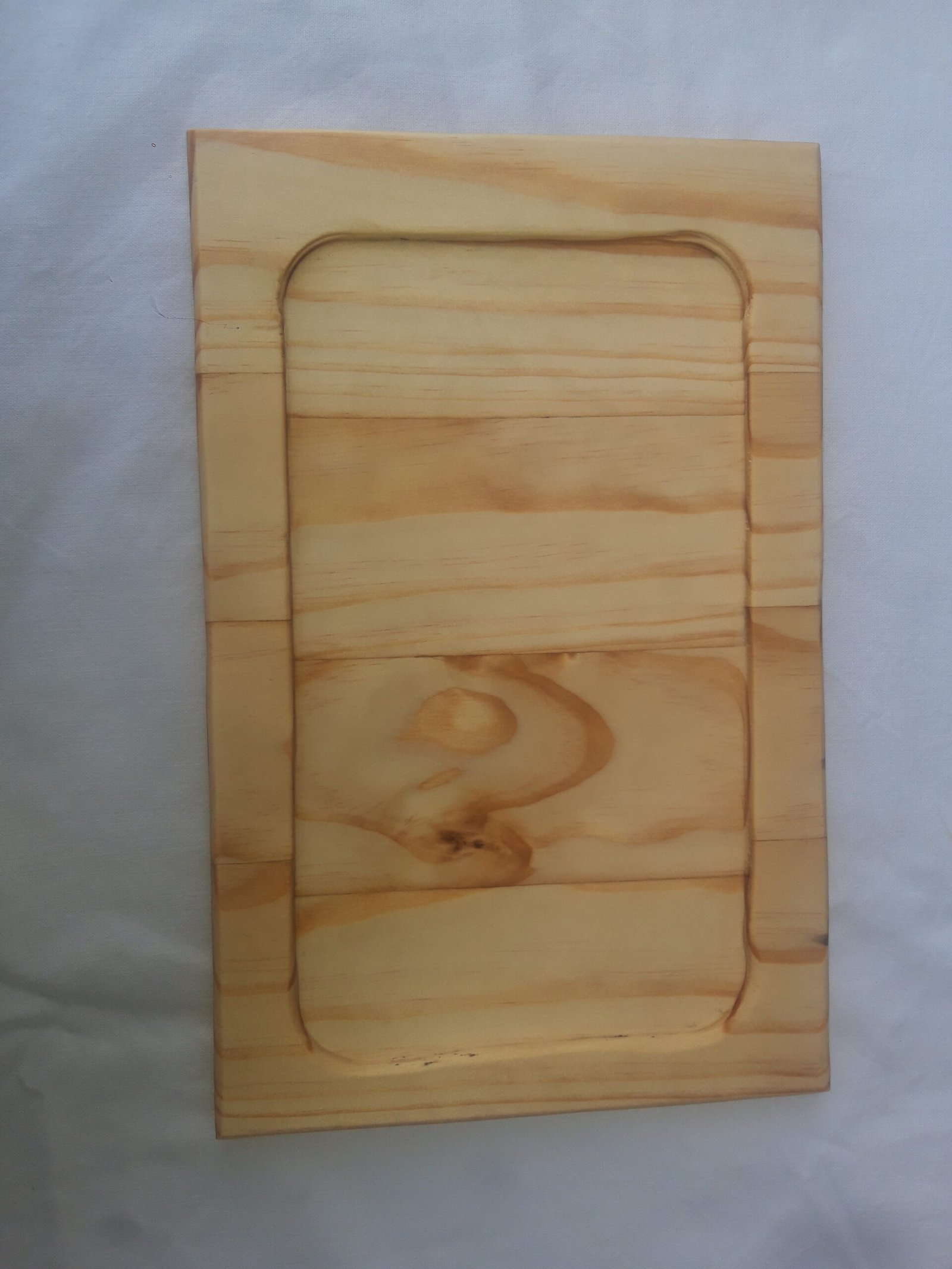 20250210_125851 Χειροποίητα ξύλινα πιάτα με φυσική υφή και σκάψιμο.