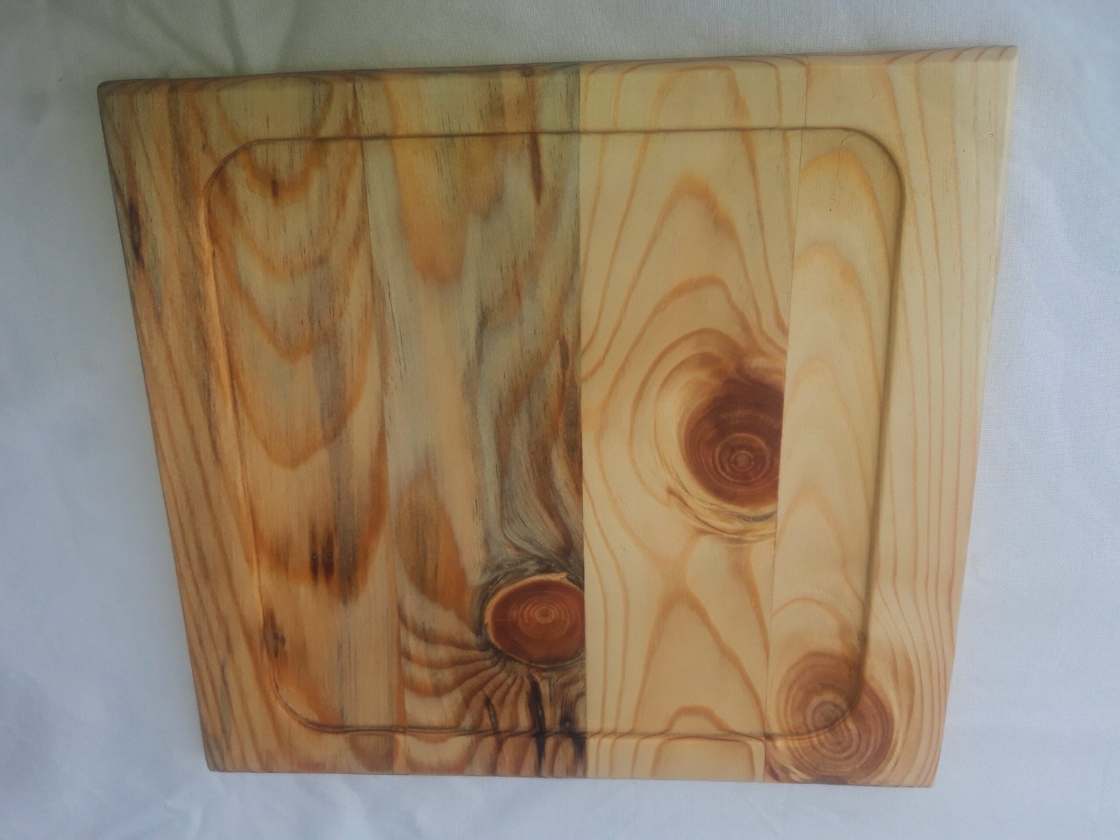 20250210_125908 Χειροποίητα ξύλινα πιάτα με φυσική υφή και σκάψιμο.