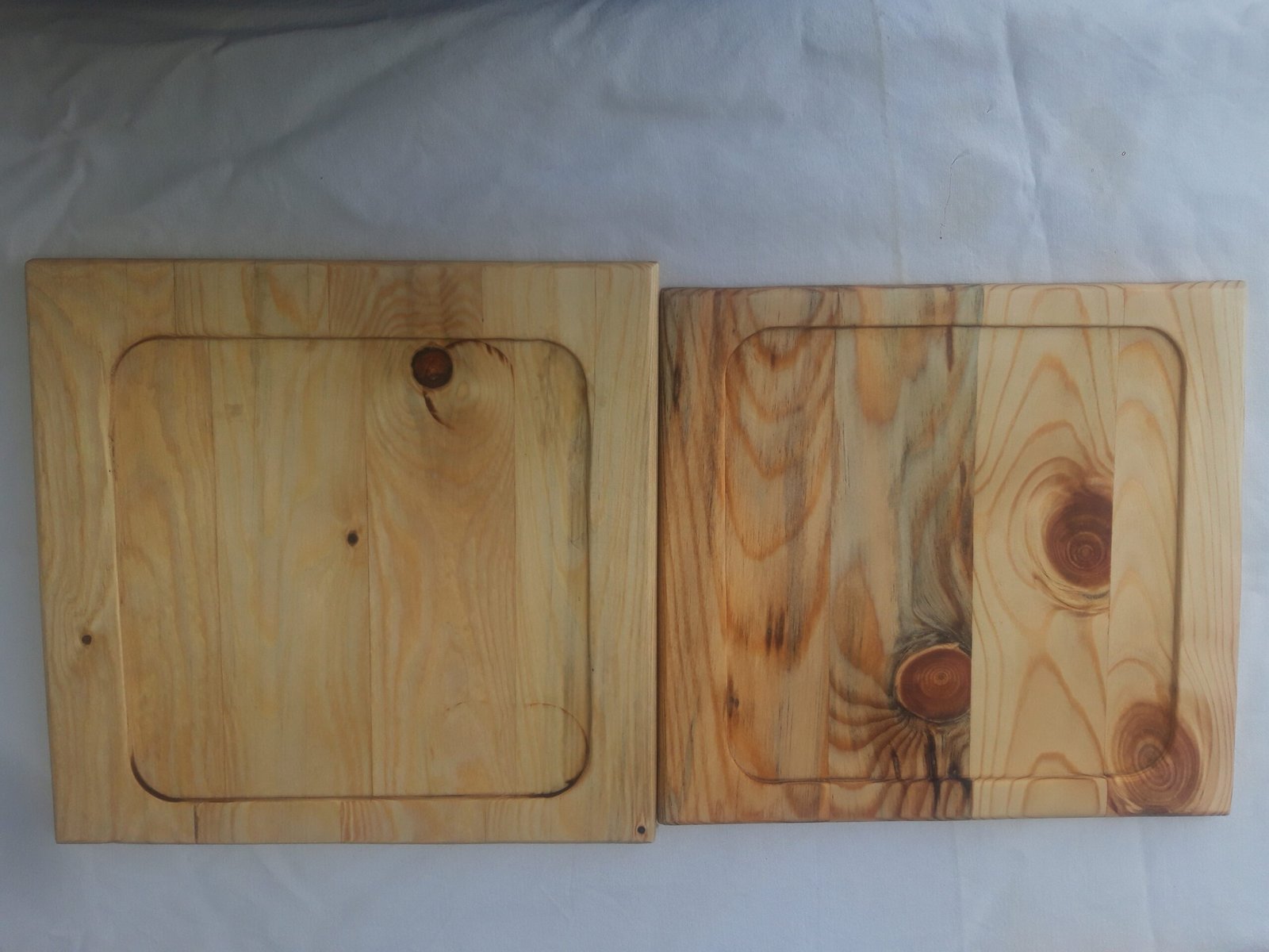 20250210_130056 Χειροποίητα ξύλινα πιάτα με φυσική υφή και σκάψιμο.