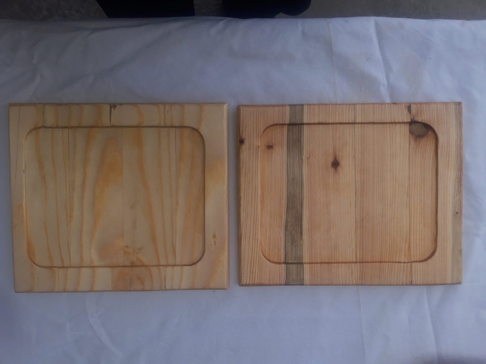 20250210_130118 Χειροποίητα ξύλινα πιάτα με φυσική υφή και σκάψιμο.