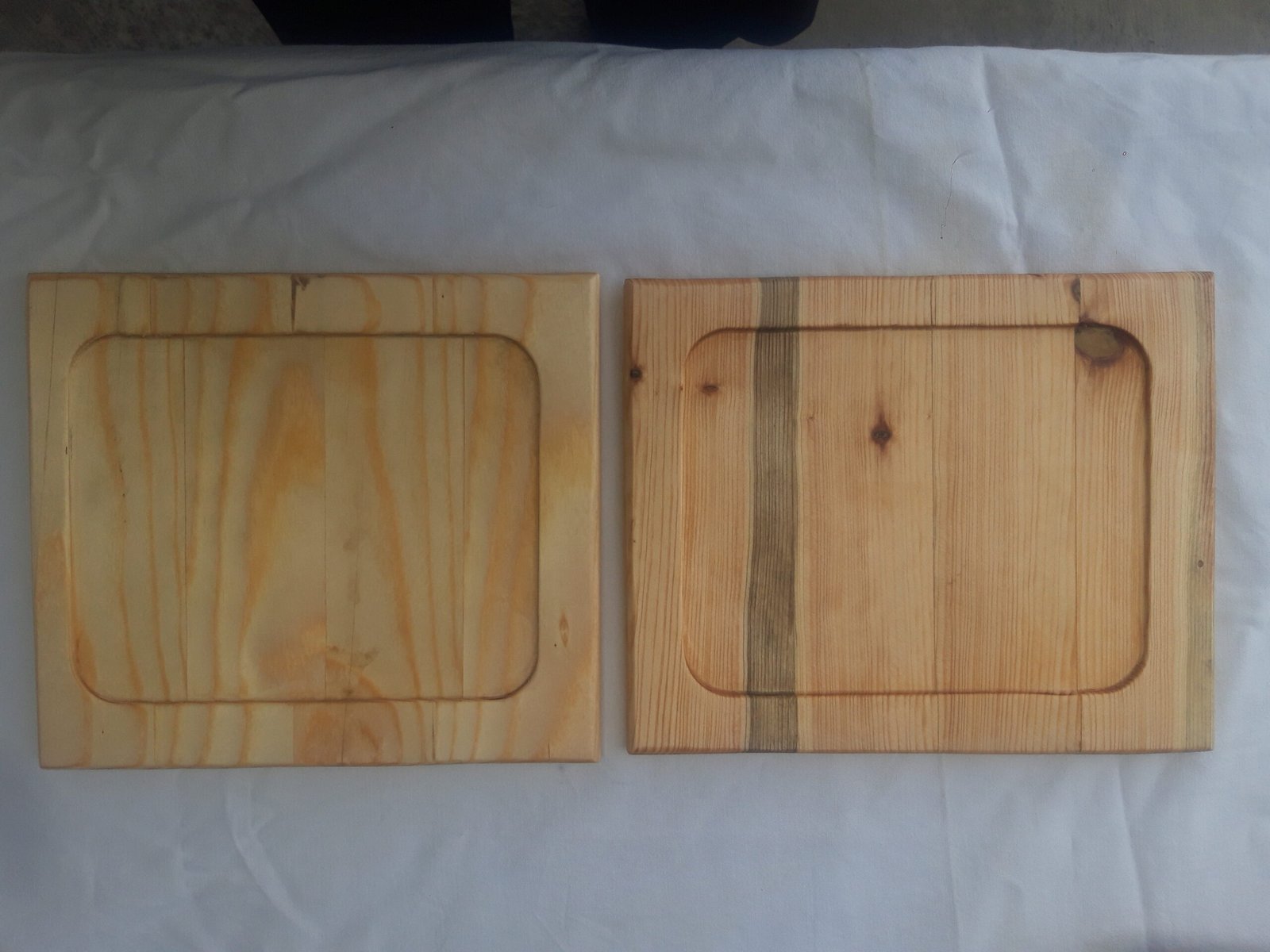 20250210_130121 Χειροποίητα ξύλινα πιάτα με φυσική υφή και σκάψιμο.