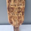 Χειροποίητη ξύλινη πιατέλα για τεκίλα με θέσεις για ποτήρια, λεμόνι και αλάτι.